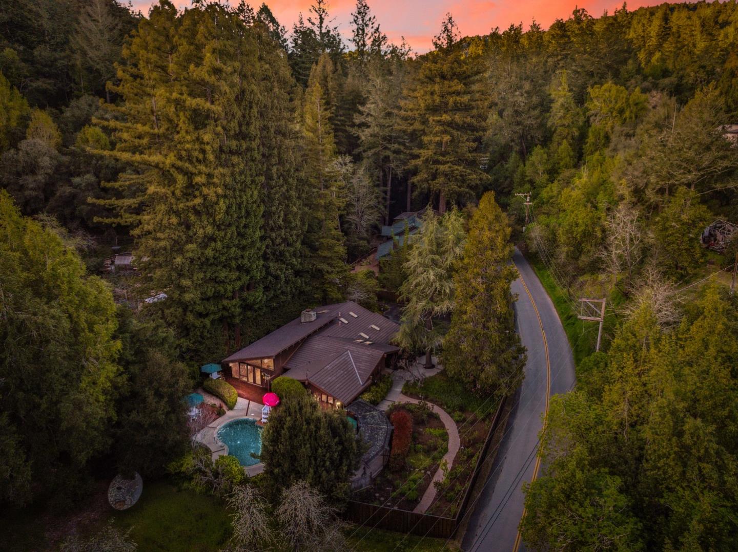 9965 Love Creek RD