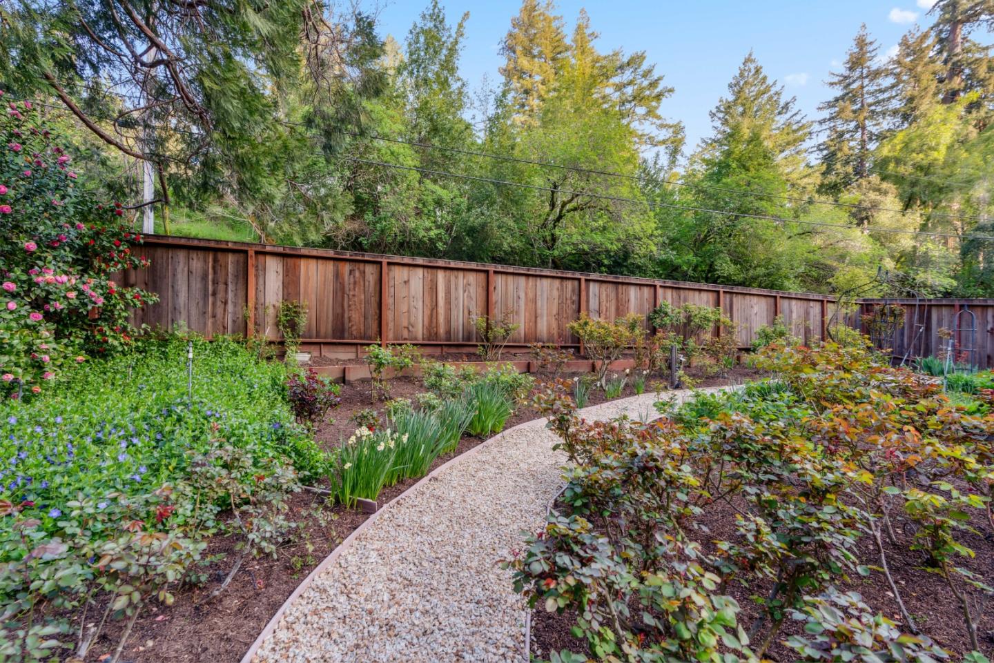 9965 Love Creek RD