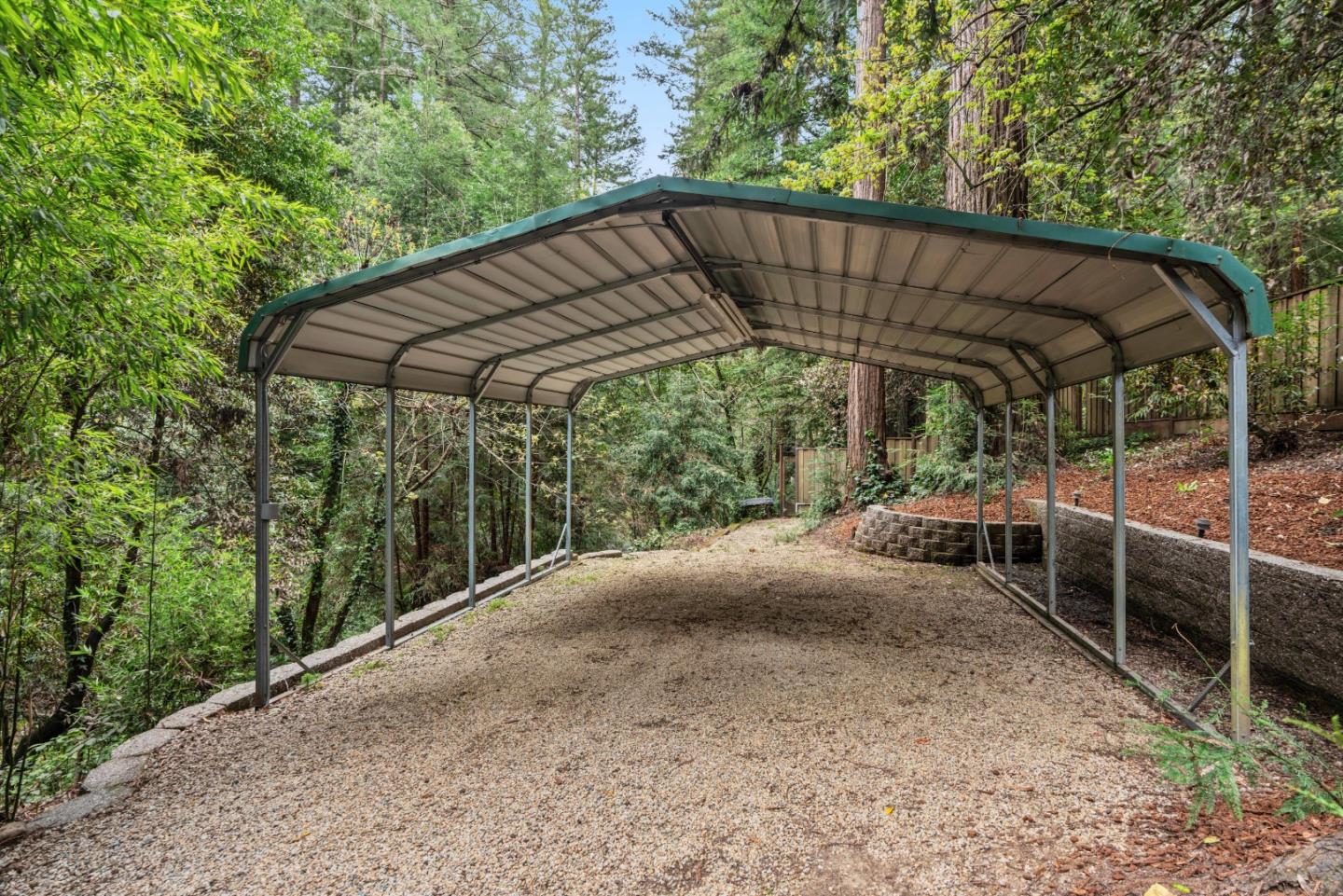 13736 Highway 9