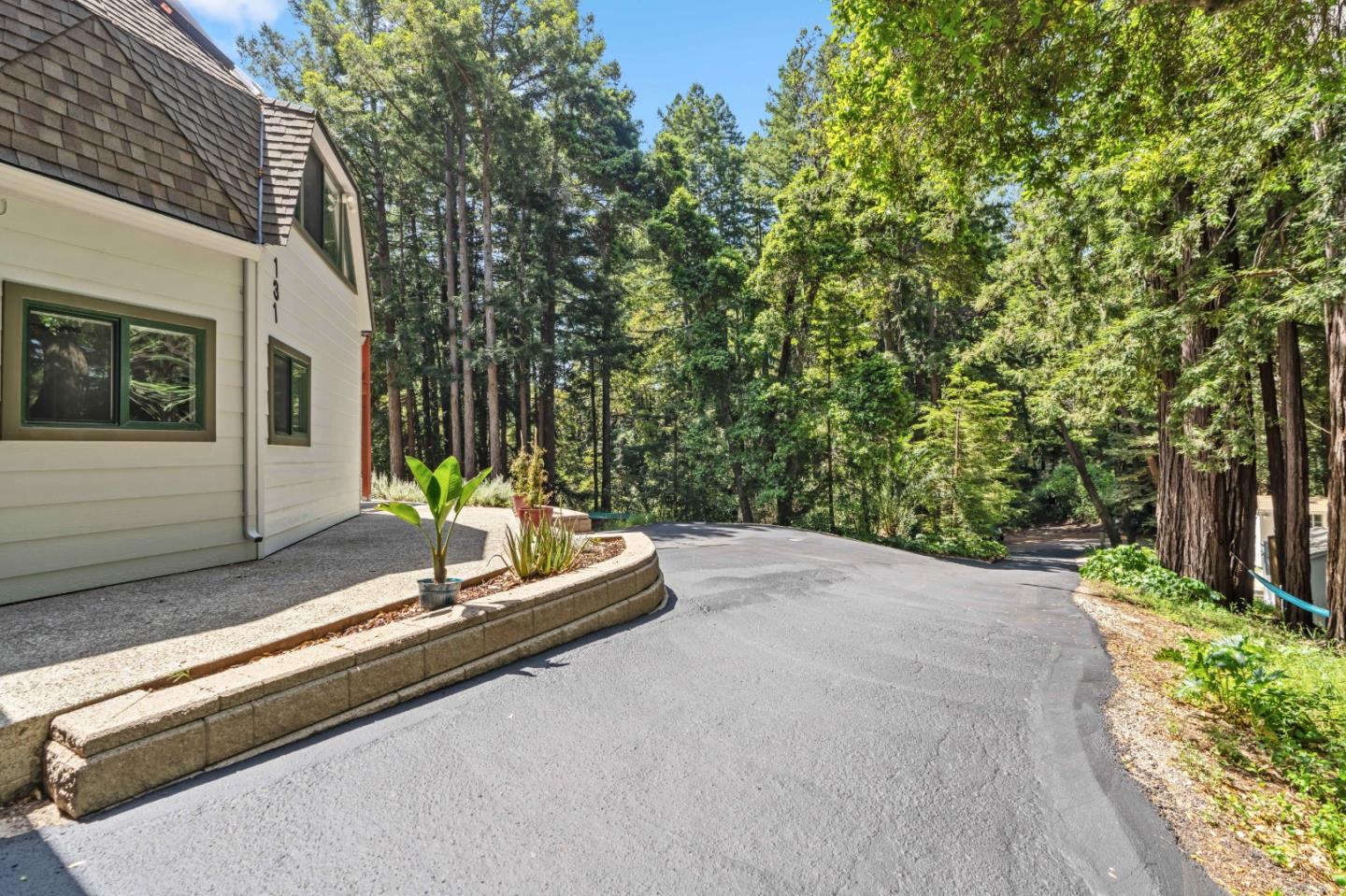 131 Valdez RD