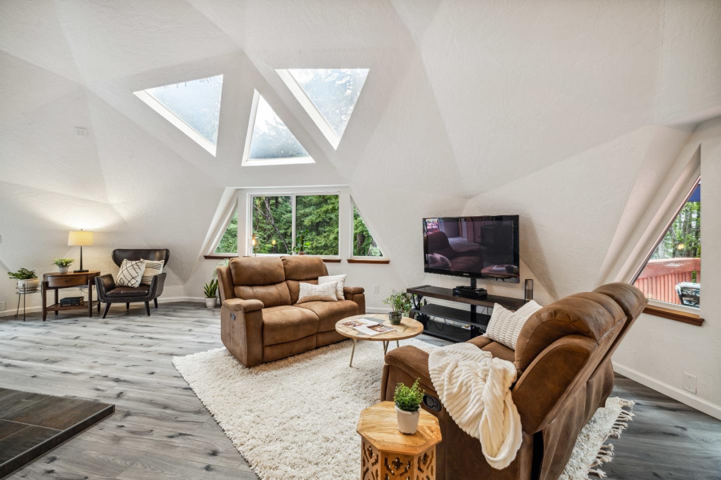 131 Valdez RD