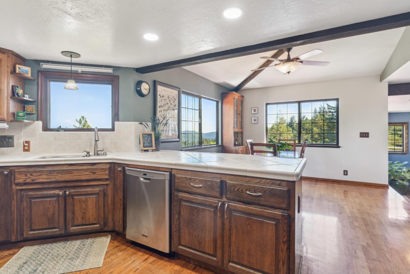 1190 Eagle Tree LN