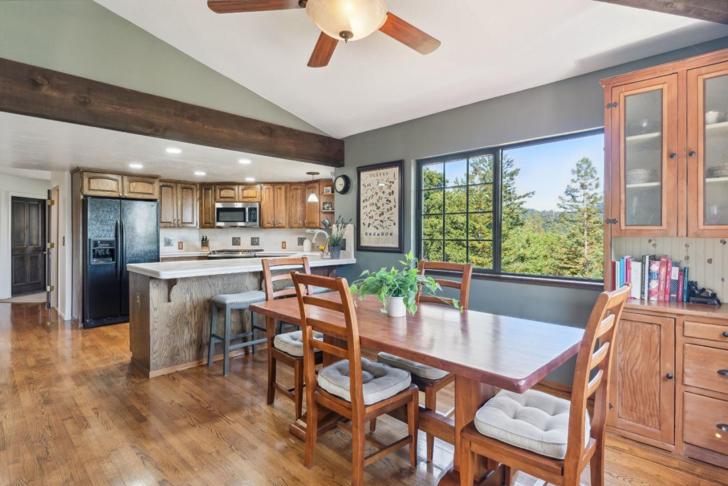 1190 Eagle Tree LN