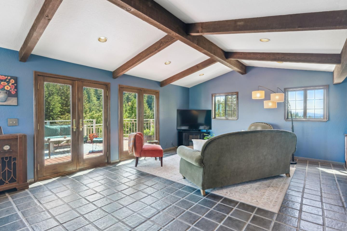 1190 Eagle Tree LN