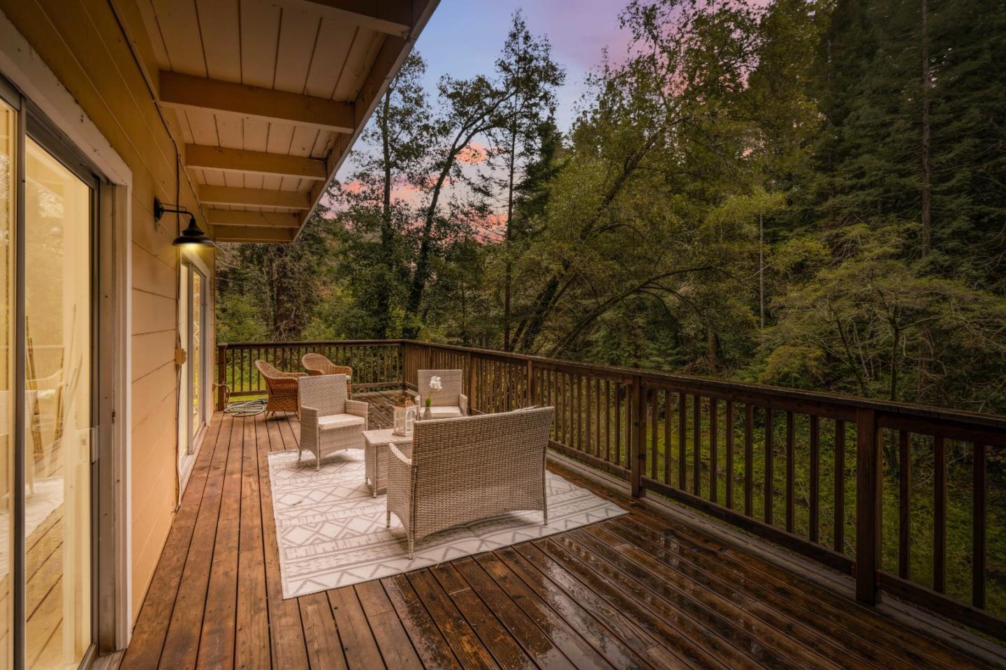 105 Glen Lomond LN