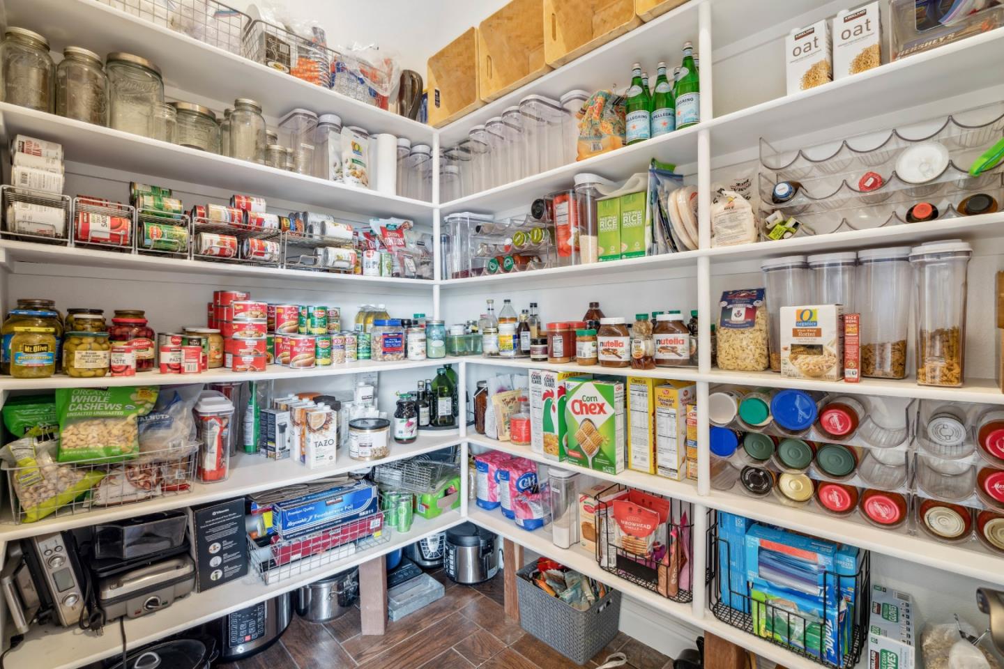 385 Beel DR