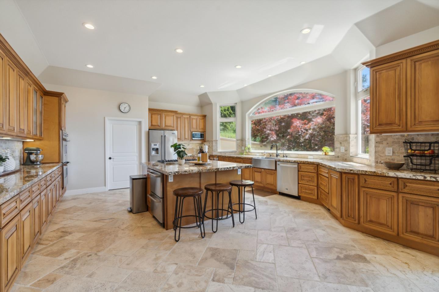385 Beel DR