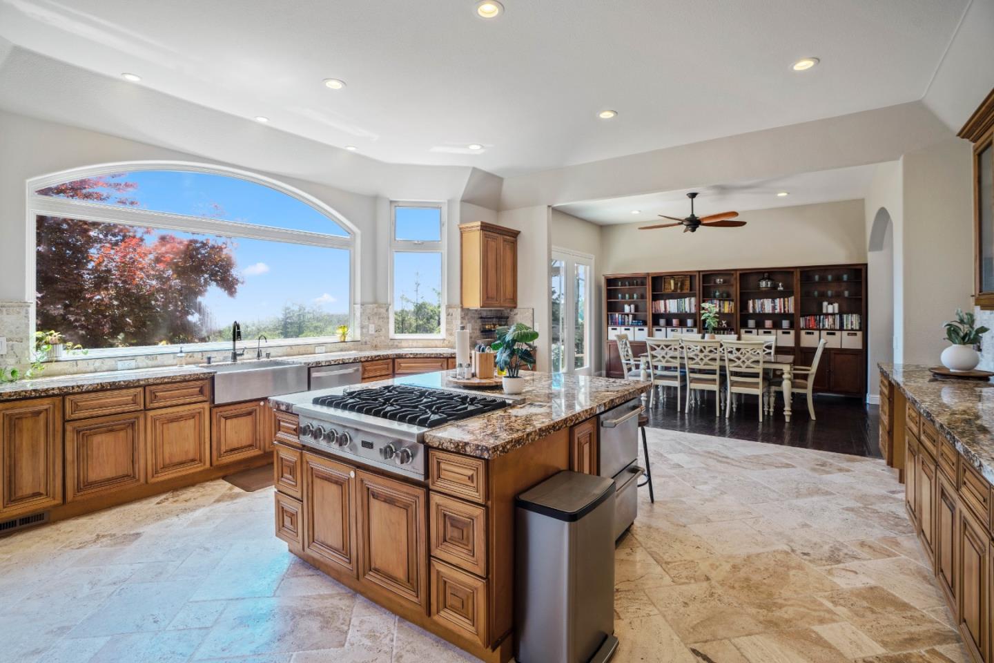 385 Beel DR