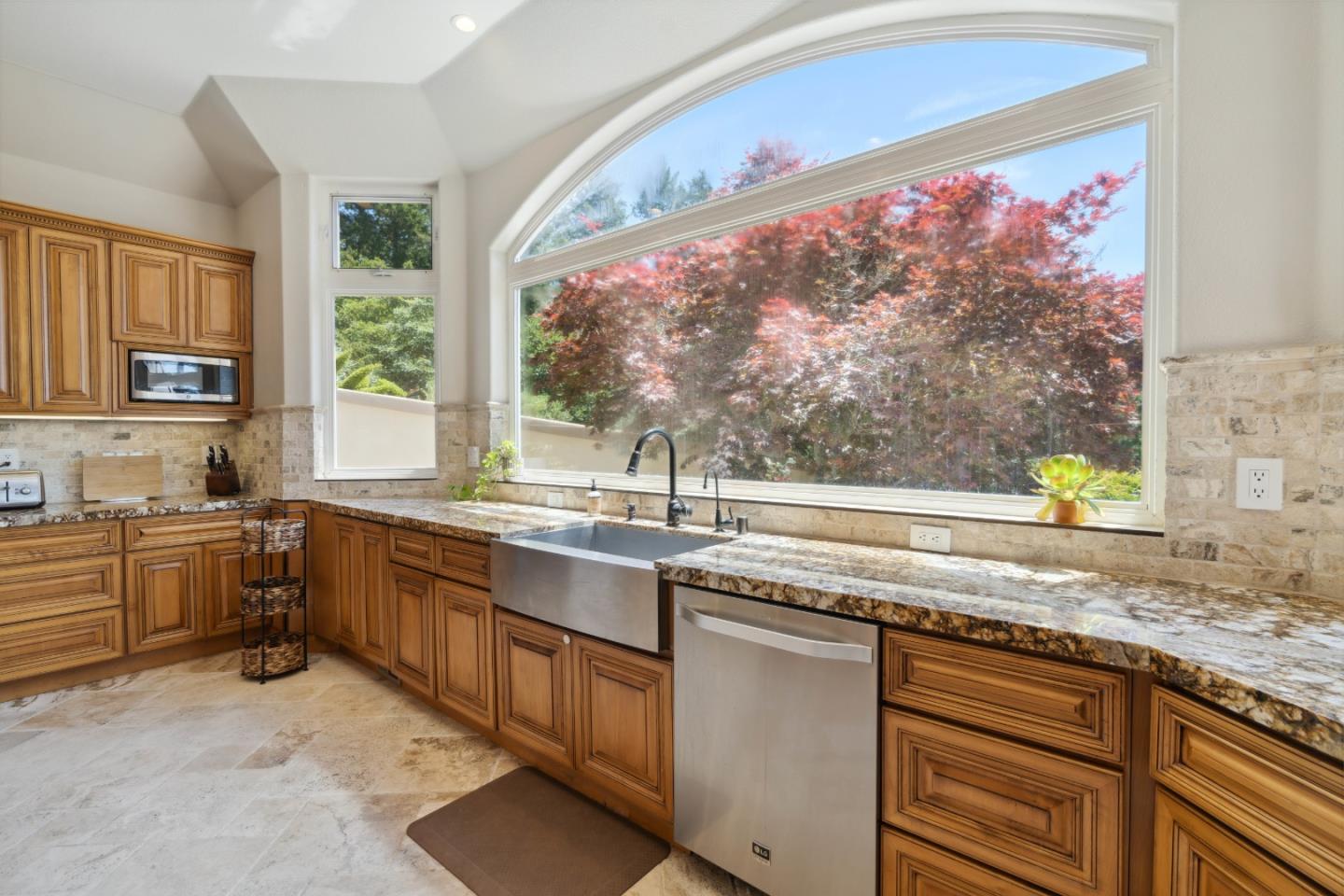 385 Beel DR