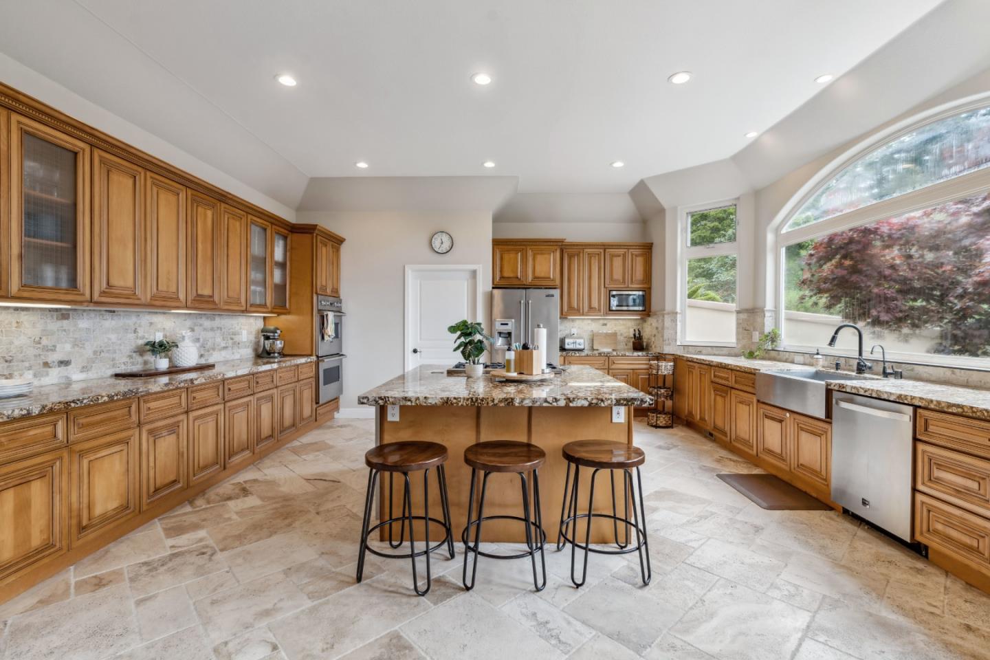 385 Beel DR