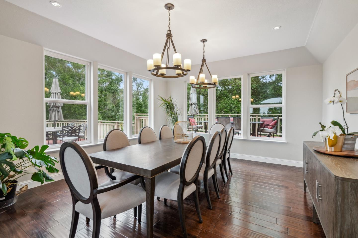 385 Beel DR
