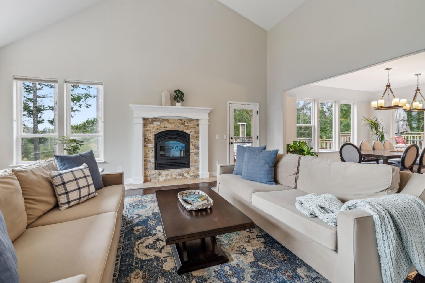 385 Beel DR