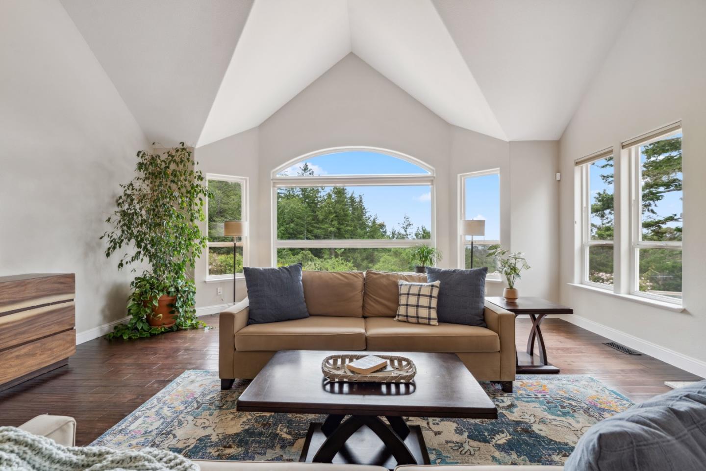385 Beel DR