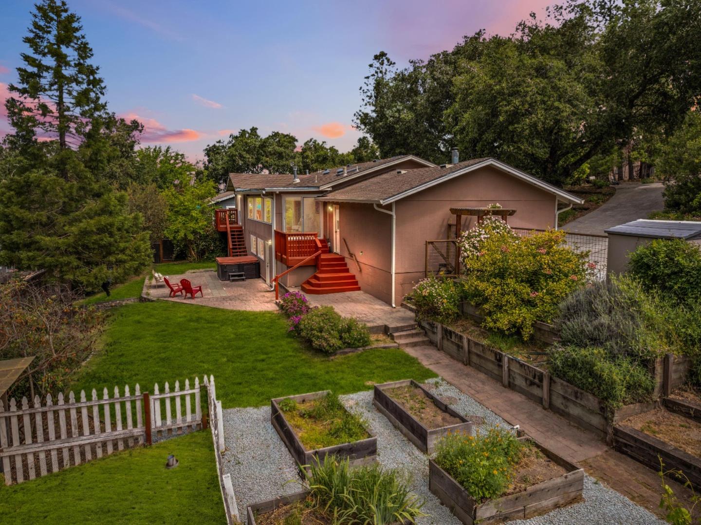 7893 Harvard DR