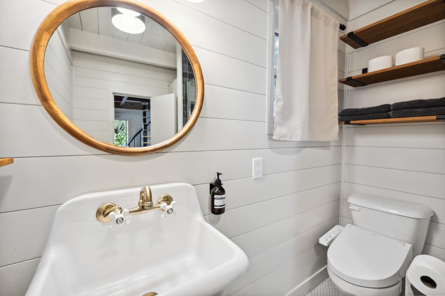 210 Woodland DR