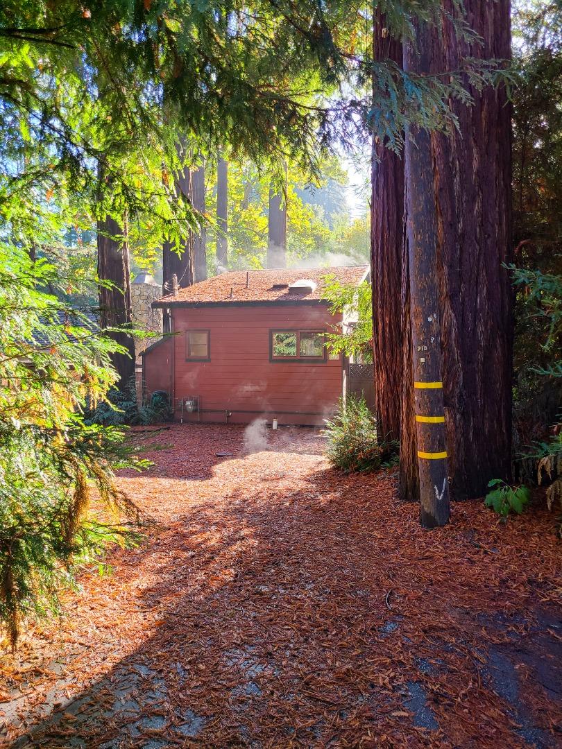 210 Woodland DR