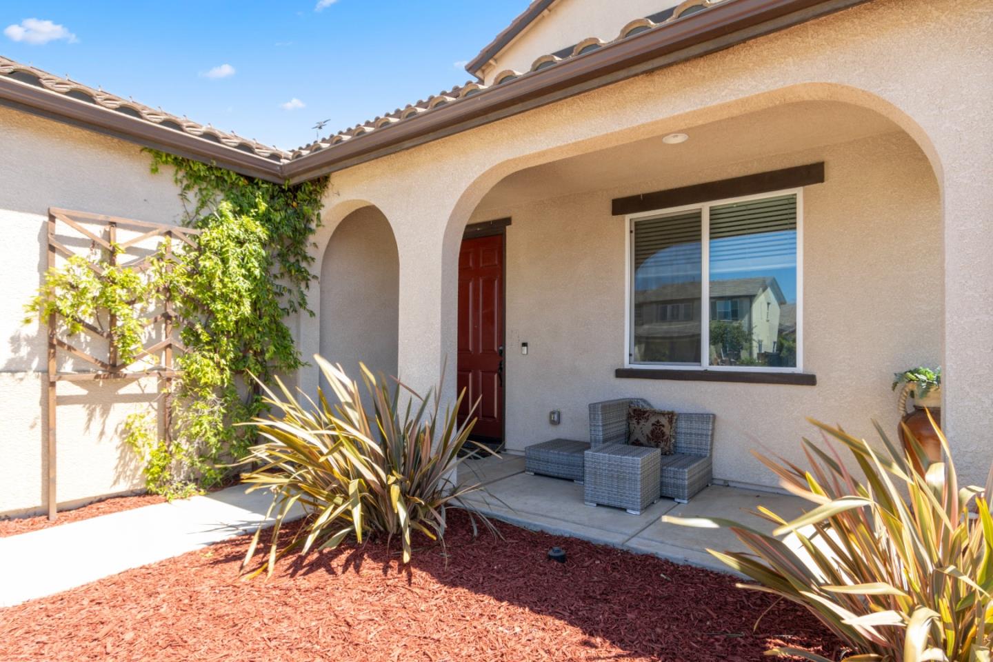 642 Ventura DR