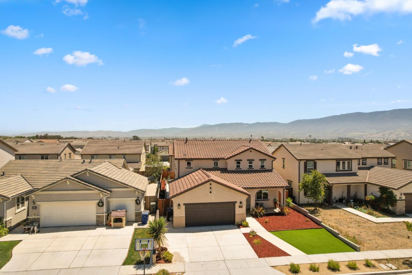 642 Ventura DR