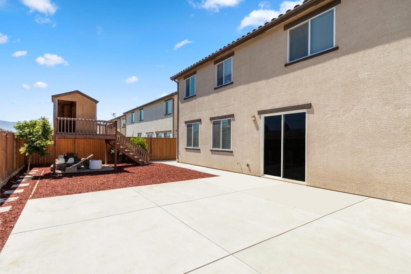 642 Ventura DR