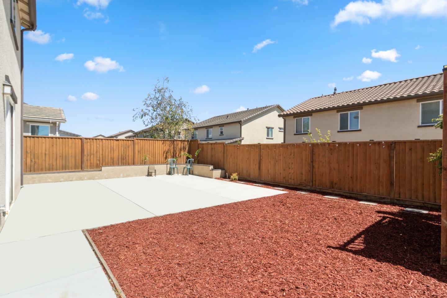 642 Ventura DR