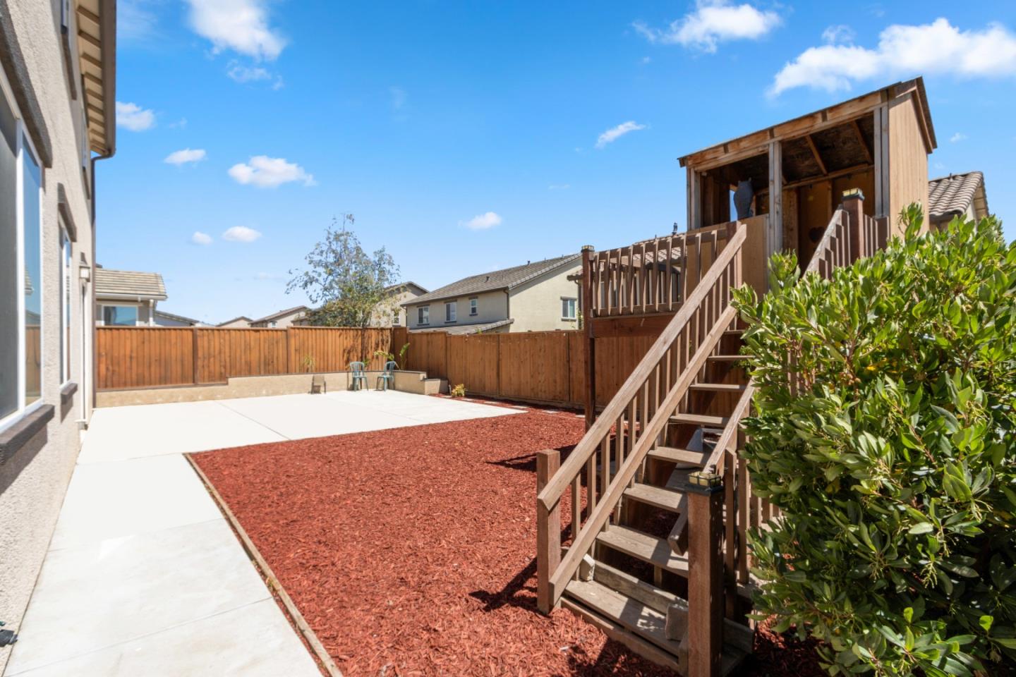 642 Ventura DR