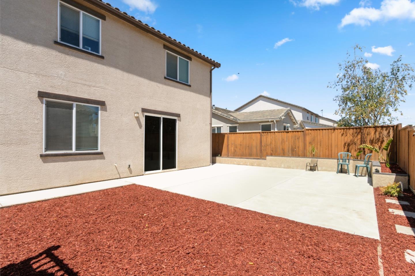 642 Ventura DR