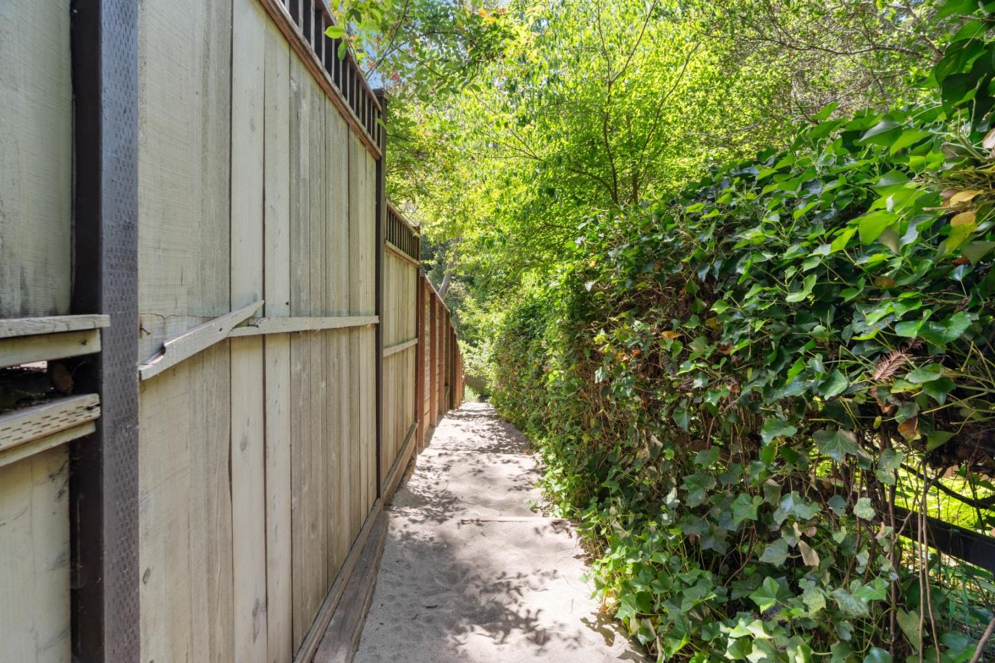 115 Sunnycroft RD