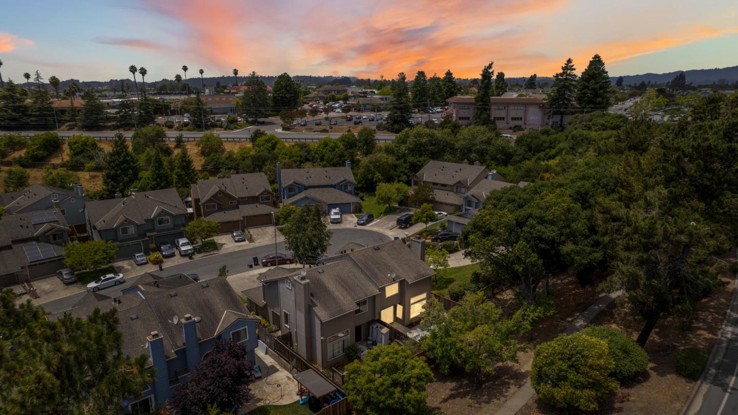 72 Bright View LN