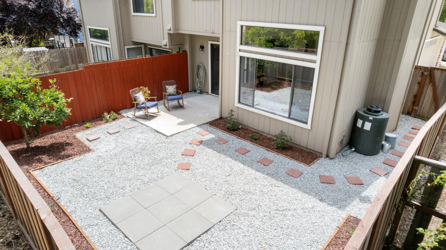 72 Bright View LN