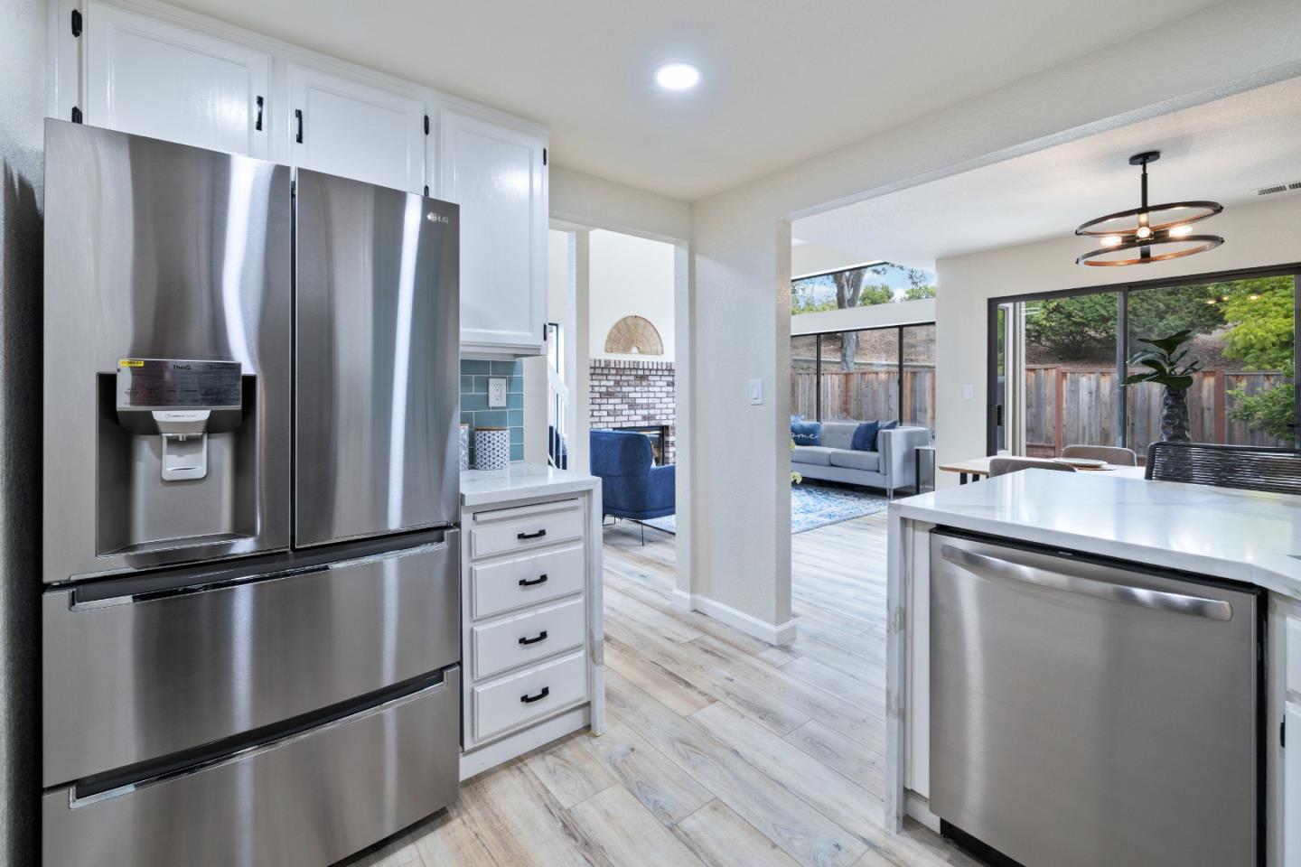 72 Bright View LN