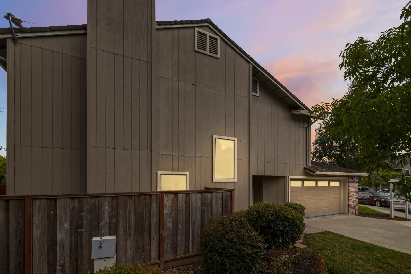 72 Bright View LN