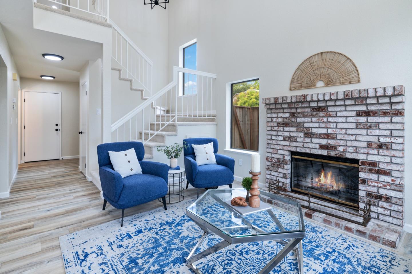 72 Bright View LN