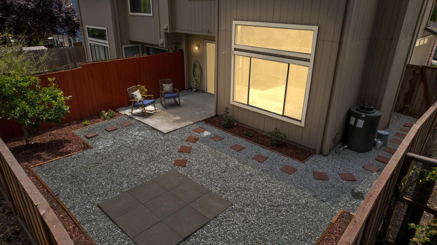 72 Bright View LN