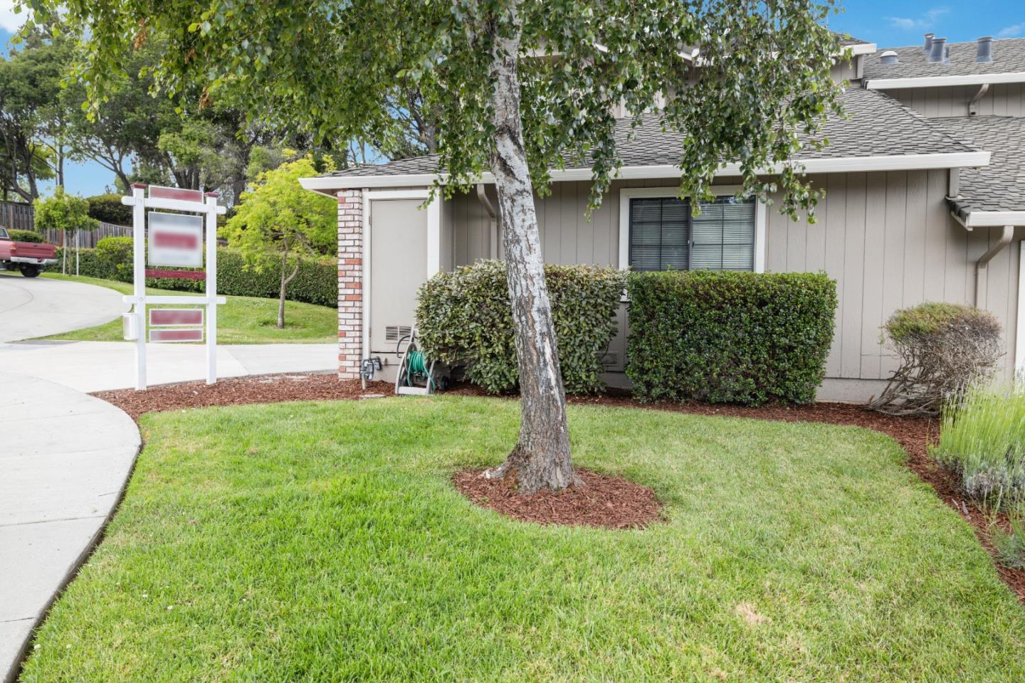 72 Bright View LN