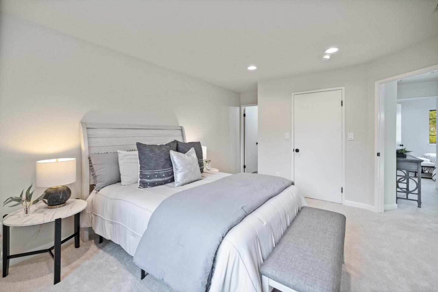 72 Bright View LN