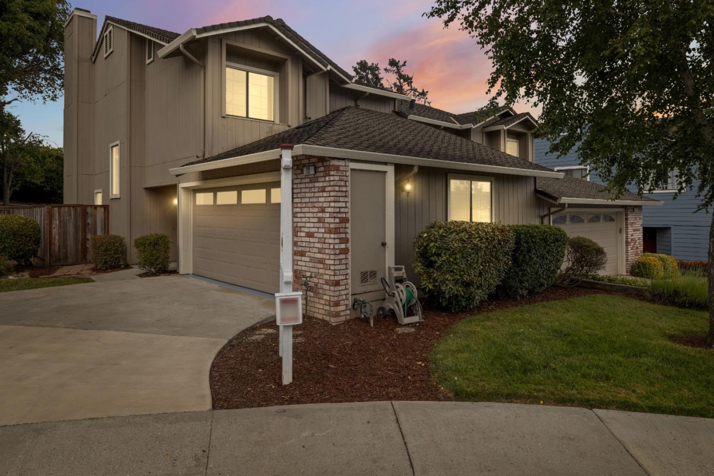 72 Bright View LN