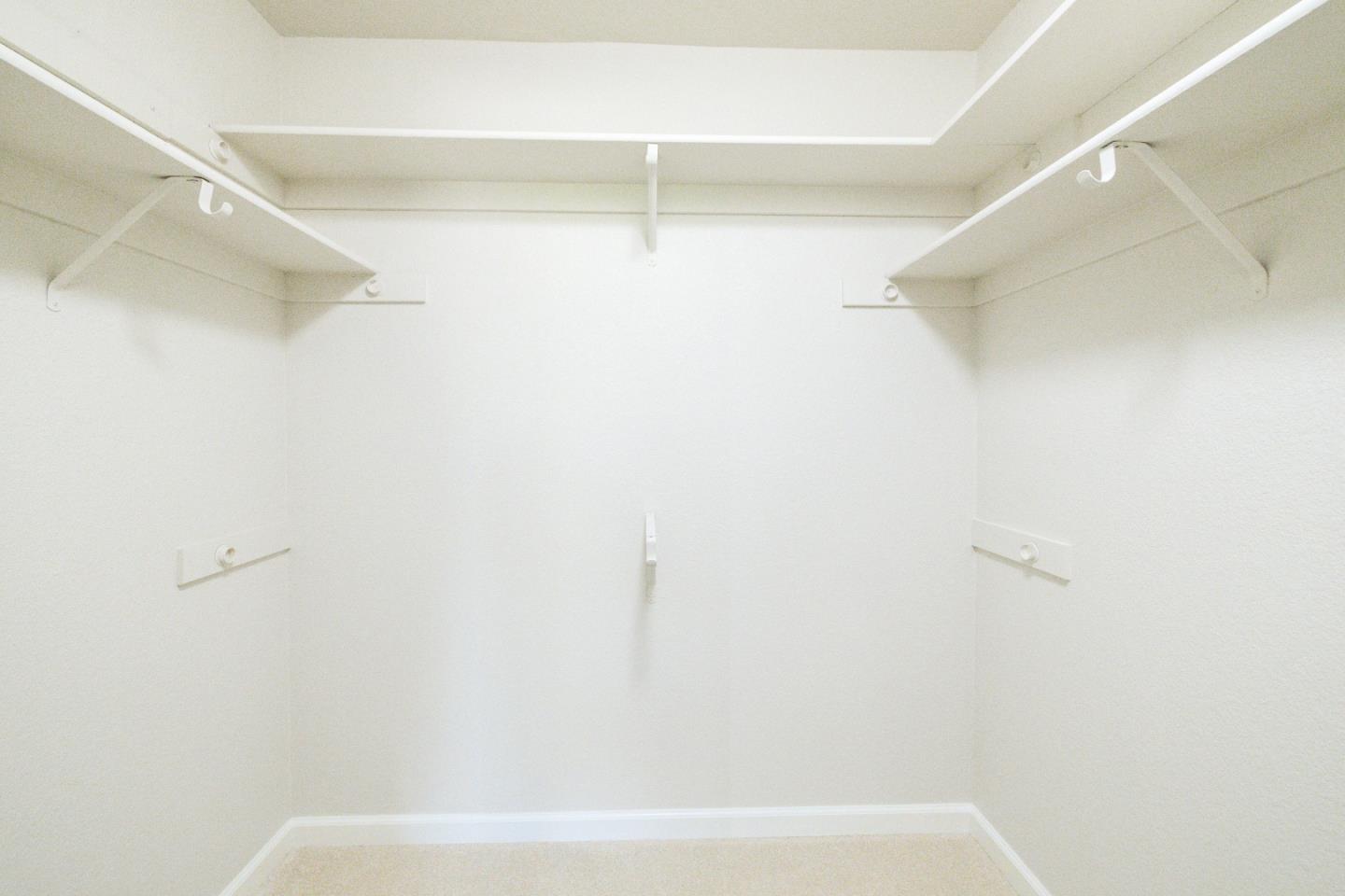 72 Bright View LN