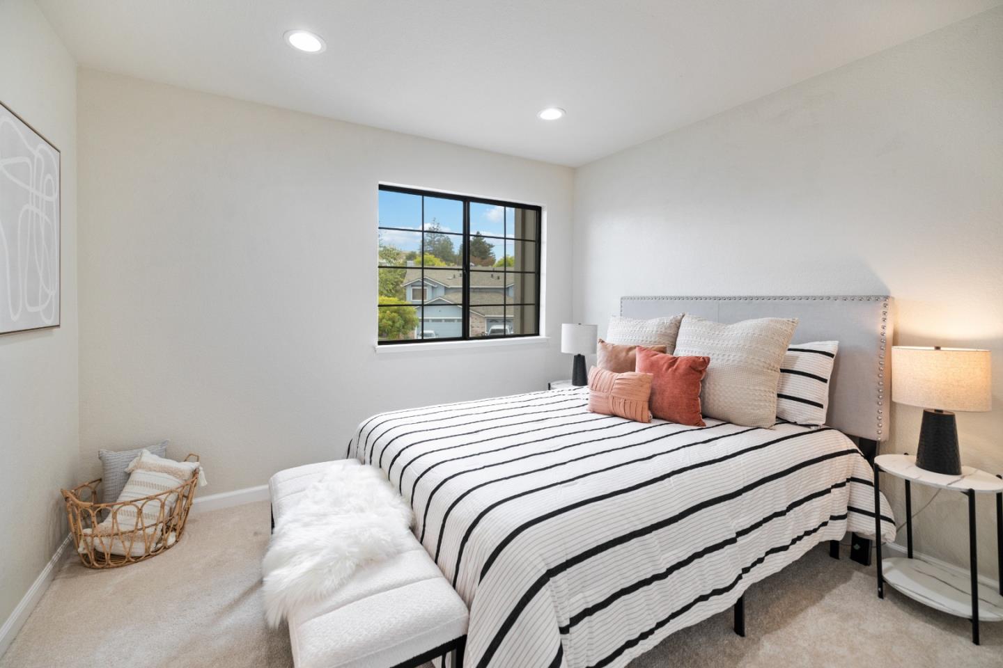 72 Bright View LN