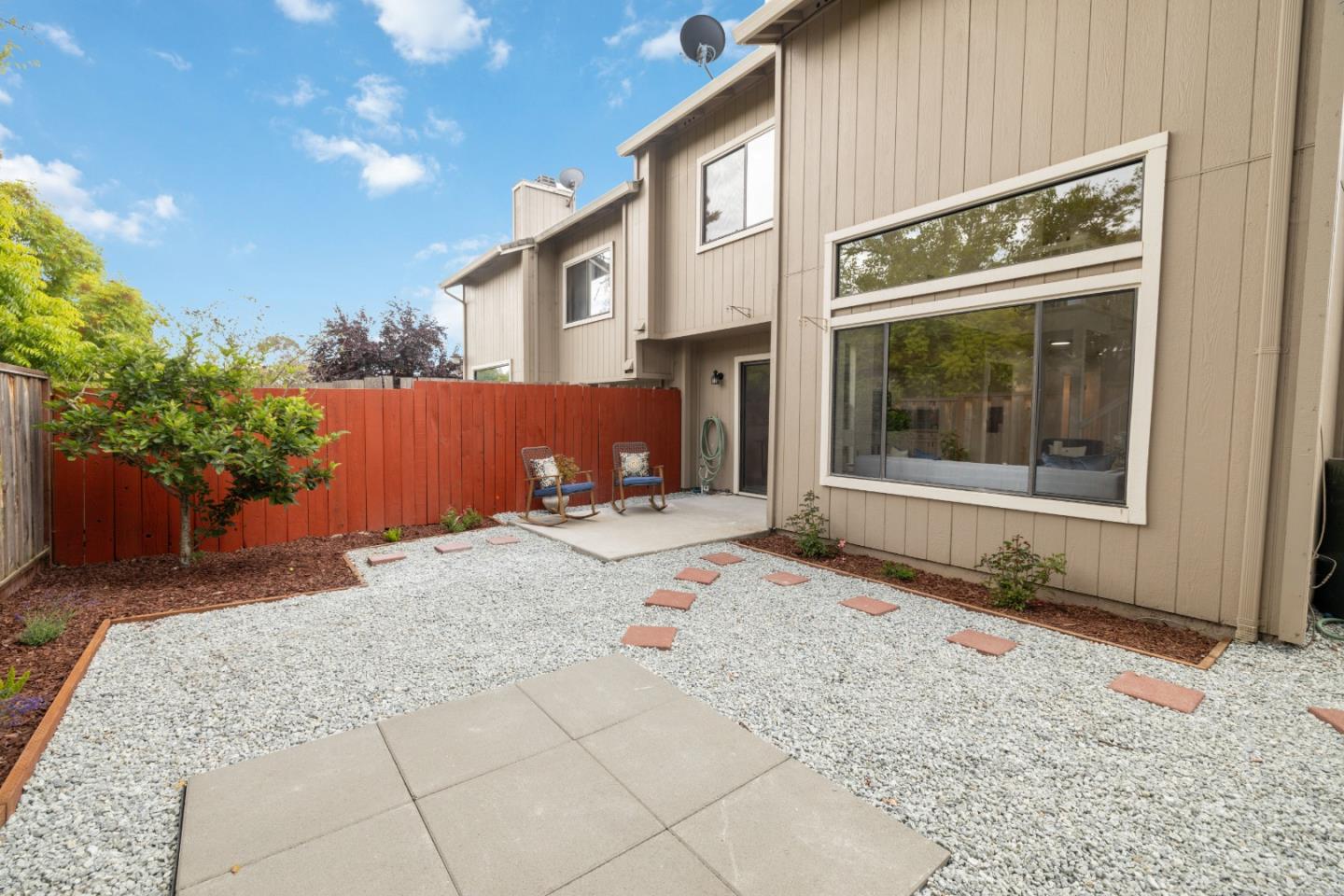 72 Bright View LN