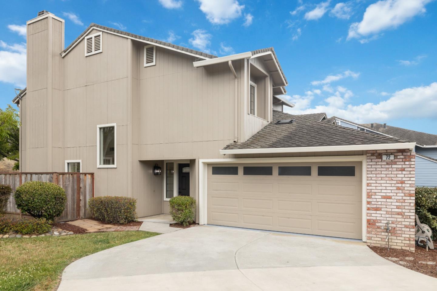 72 Bright View LN