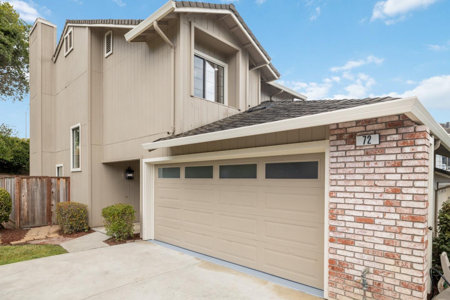 72 Bright View LN