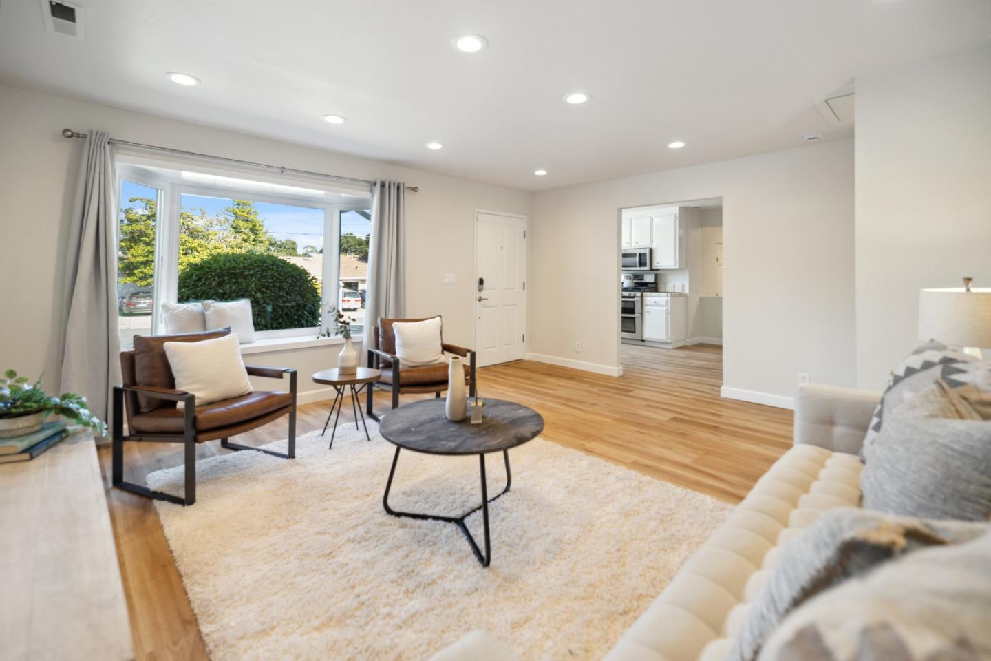 319 Harbor DR