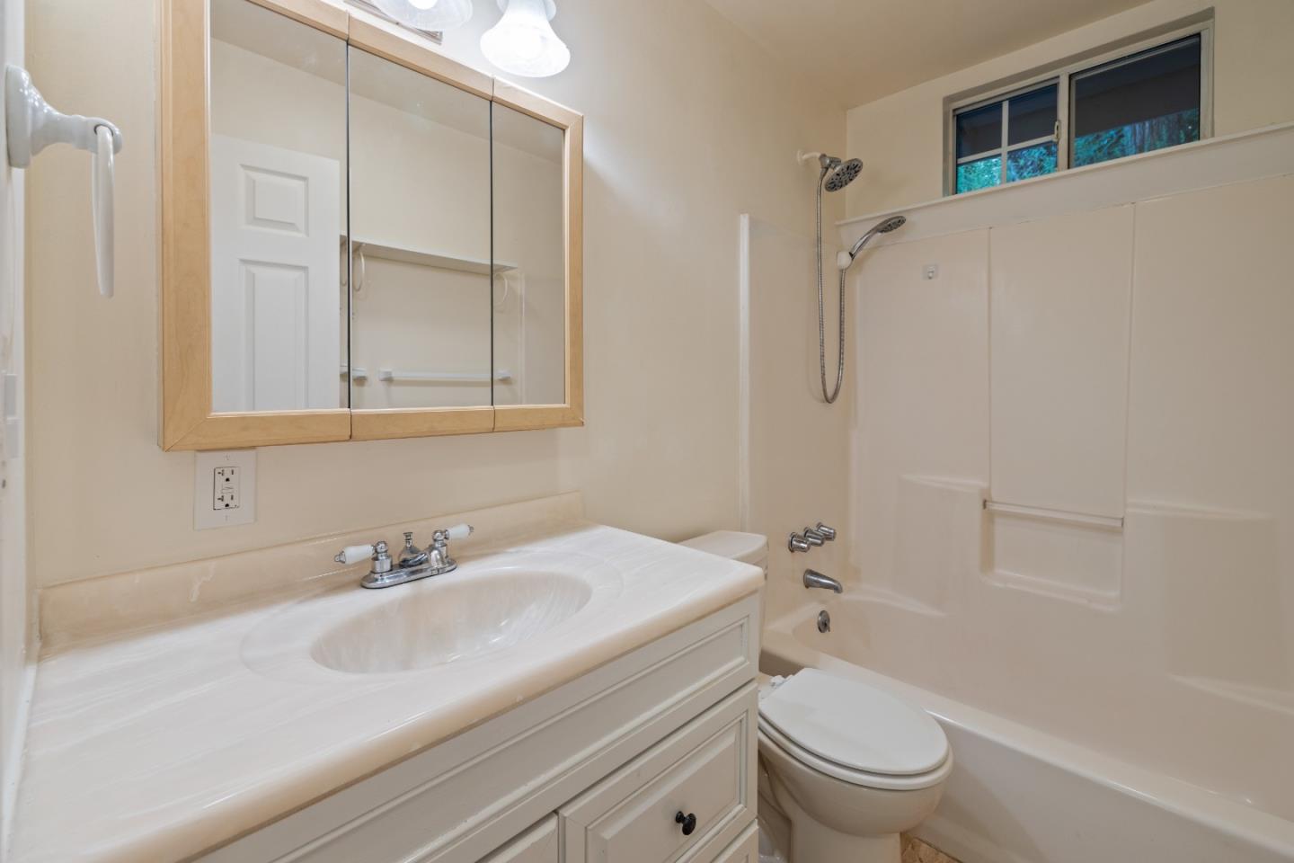 120 Greenwood RD