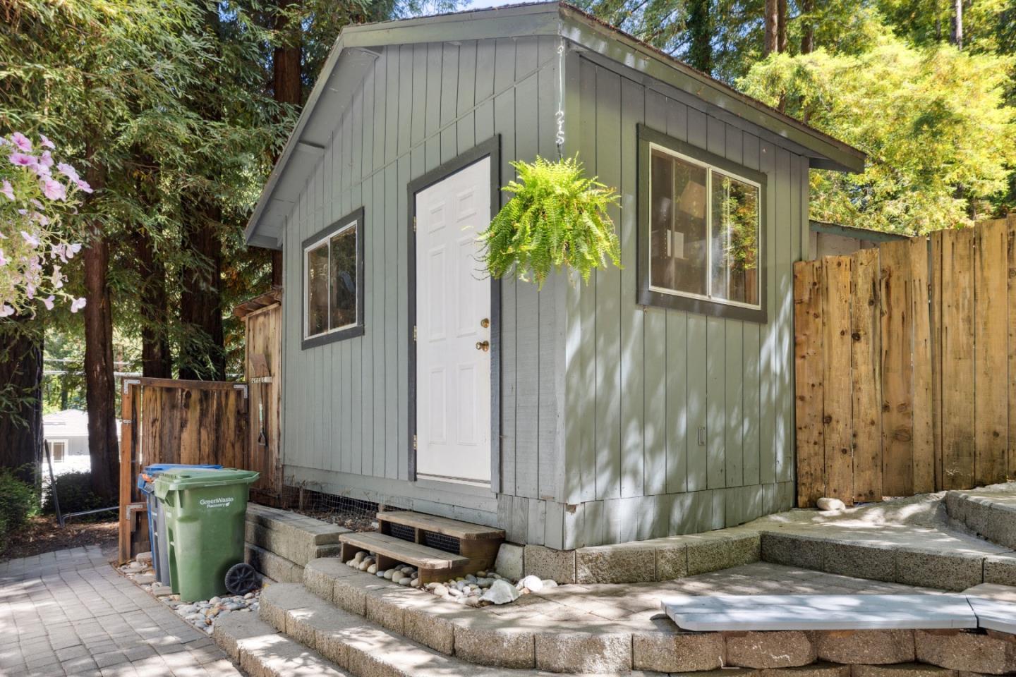 1590 Lockhart Gulch RD