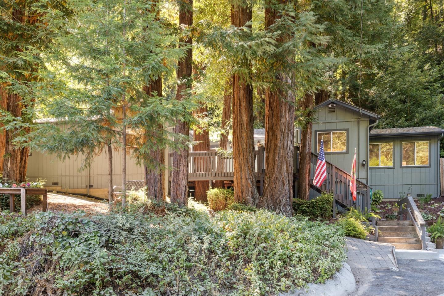 1590 Lockhart Gulch RD