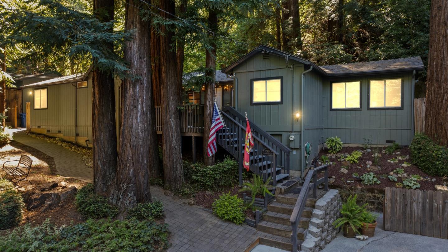 1590 Lockhart Gulch RD