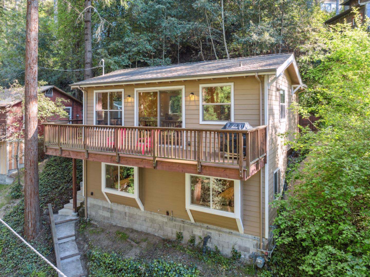 21 Forest RD