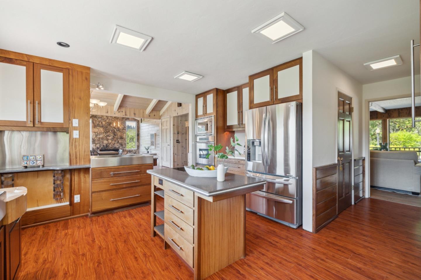 240 Buck Knoll RD