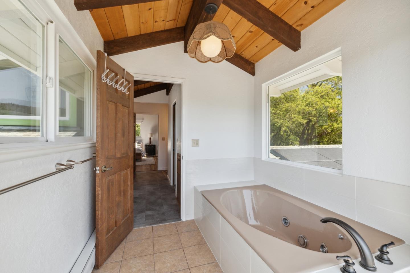 240 Buck Knoll RD