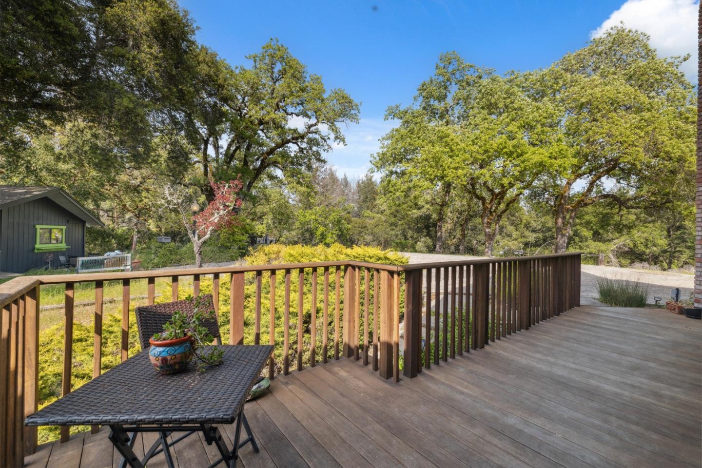 240 Buck Knoll RD